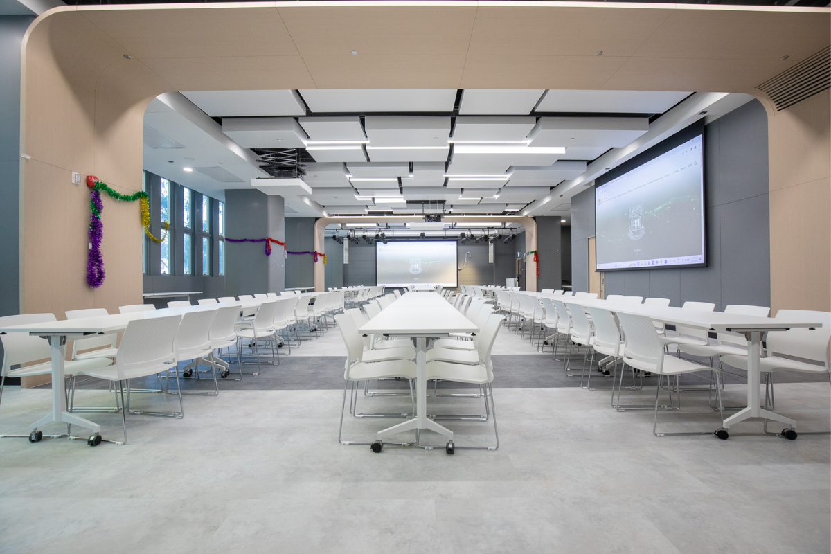 V4_College Hall