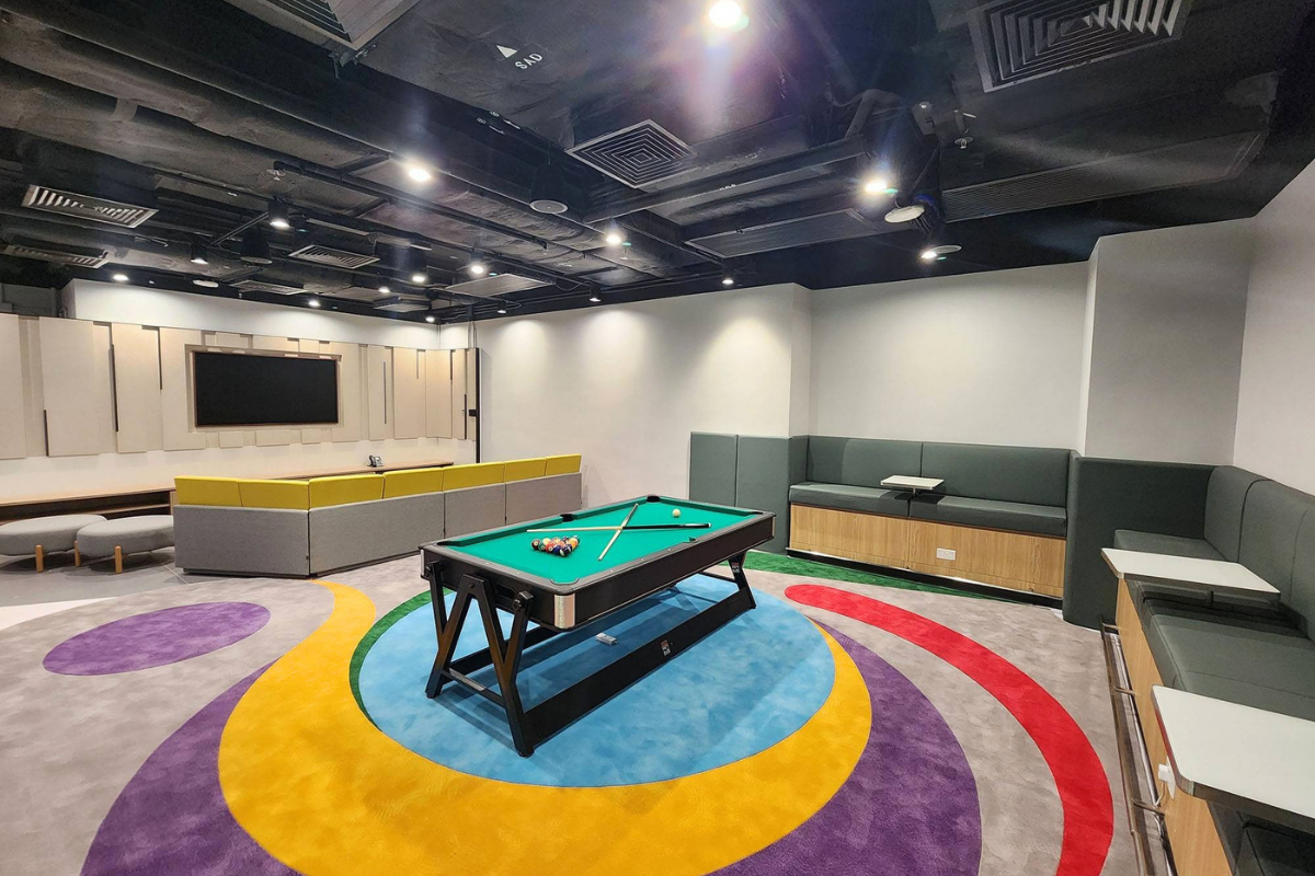 V4_Game Room